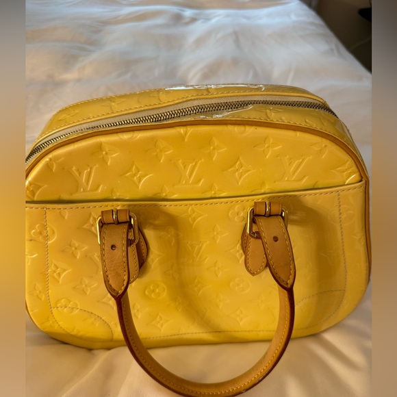 Louis Vuitton Vintage Yellow Vernice Summit Bag Used but good condition. - Picture 2 of 16